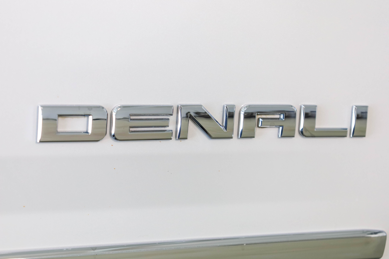 GMC Yukon XL 2WD 4dr Denali 2017