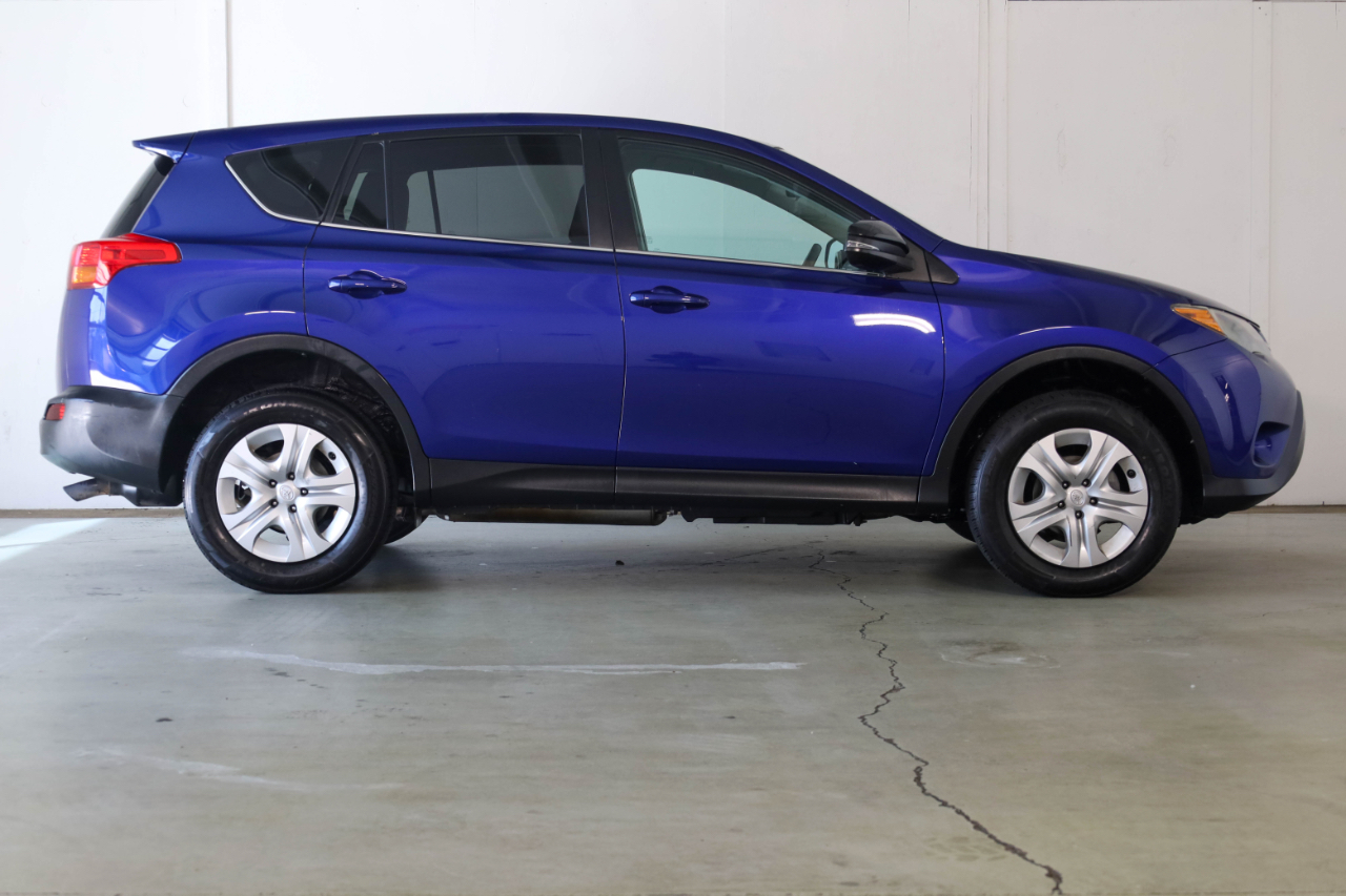 Toyota RAV4 FWD 4dr LE (Natl) 2014