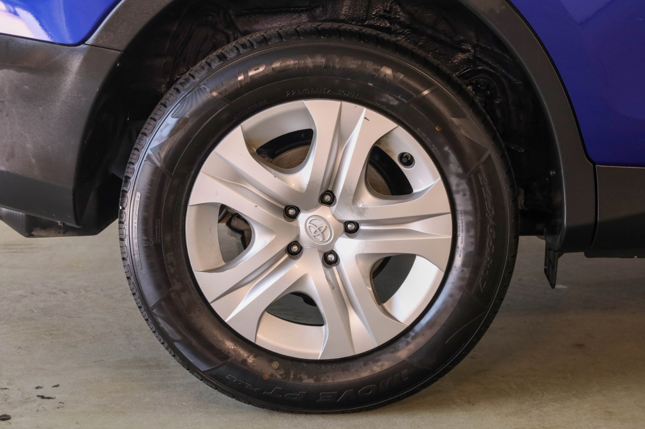 Toyota RAV4 FWD 4dr LE (Natl) 2014