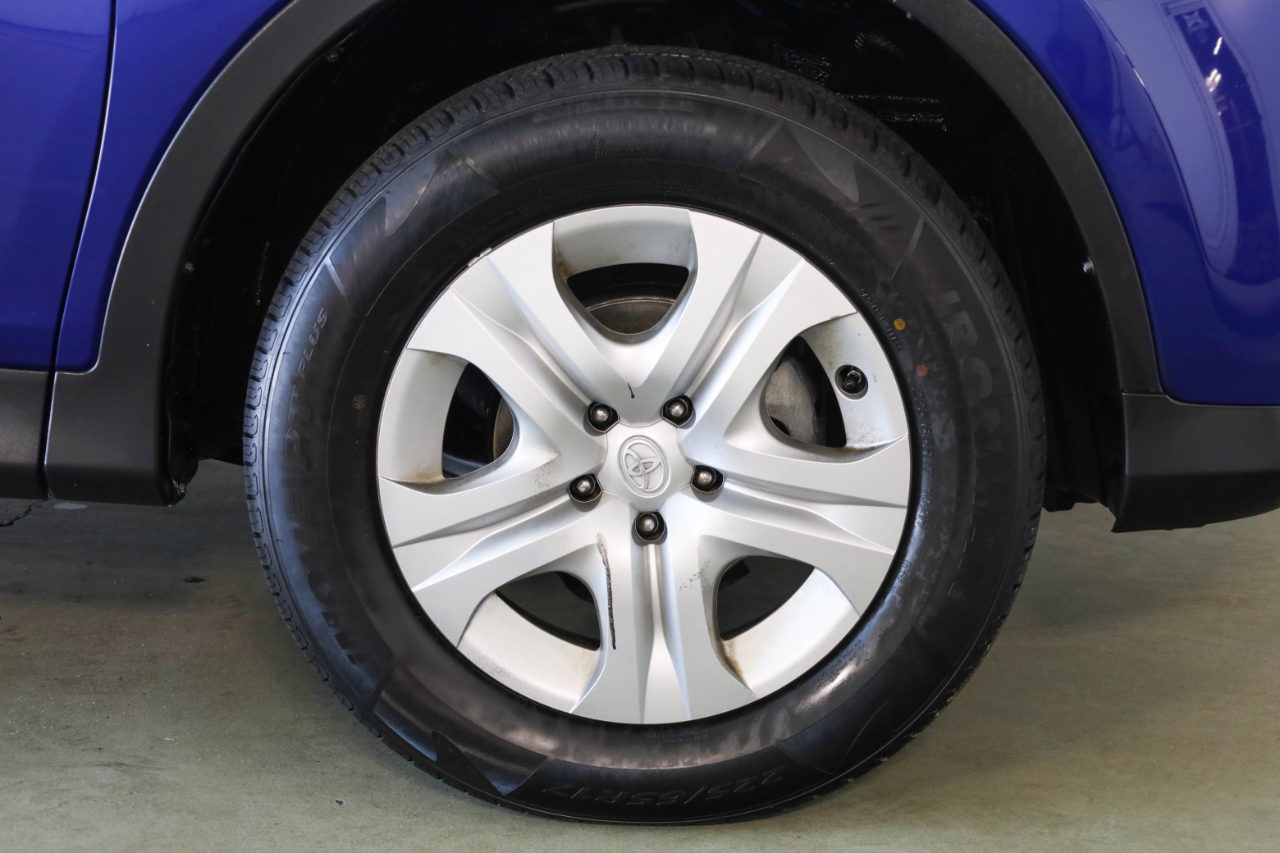 Toyota RAV4 FWD 4dr LE (Natl) 2014