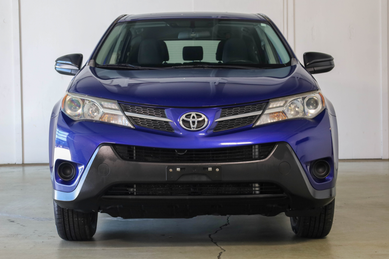 Toyota RAV4 FWD 4dr LE (Natl) 2014