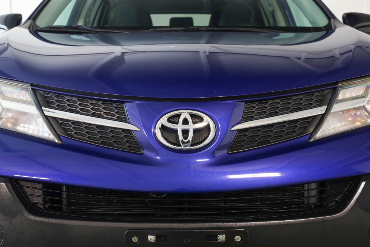 Toyota RAV4 FWD 4dr LE (Natl) 2014