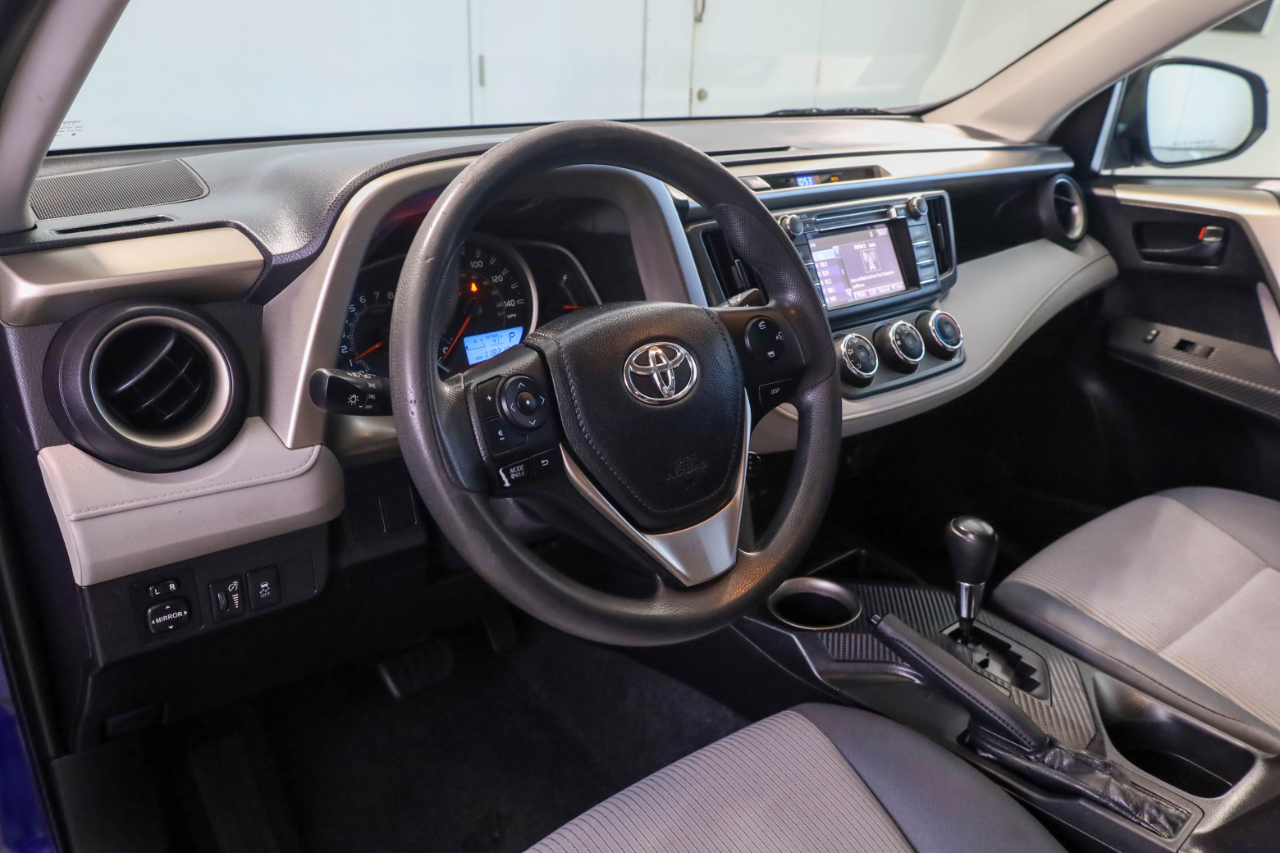 Toyota RAV4 FWD 4dr LE (Natl) 2014