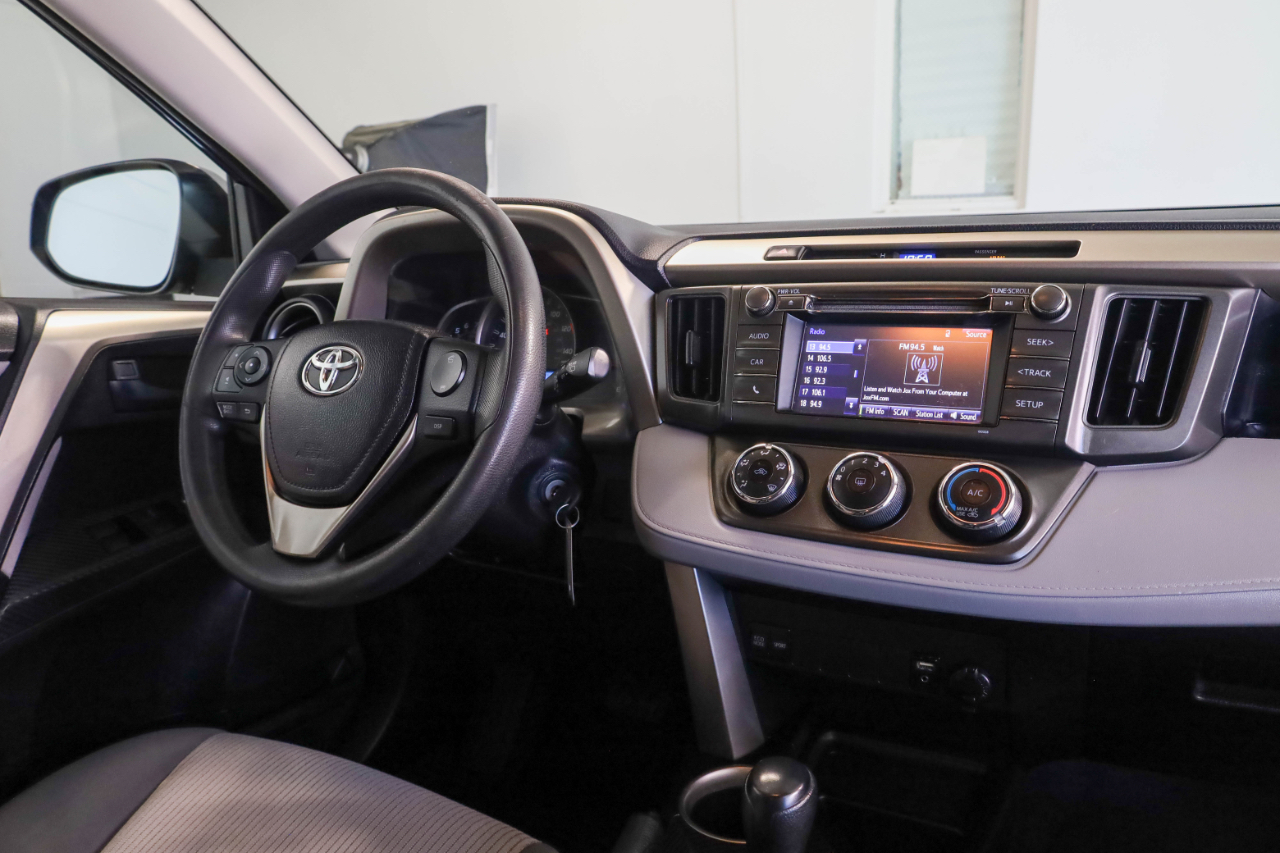 Toyota RAV4 FWD 4dr LE (Natl) 2014