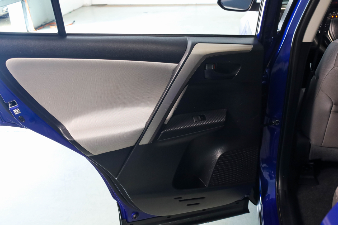 Toyota RAV4 FWD 4dr LE (Natl) 2014