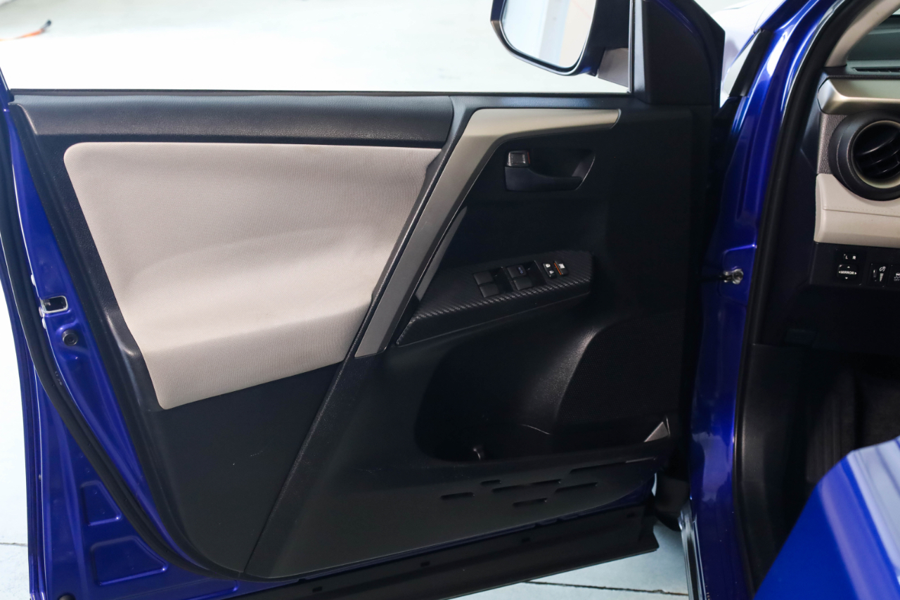 Toyota RAV4 FWD 4dr LE (Natl) 2014