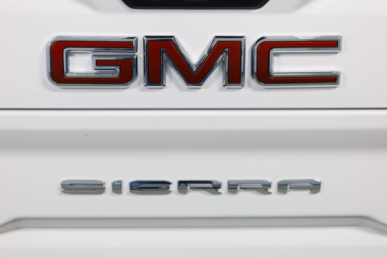 GMC Sierra 3500HD 4WD Crew Cab 159" AT4 2021
