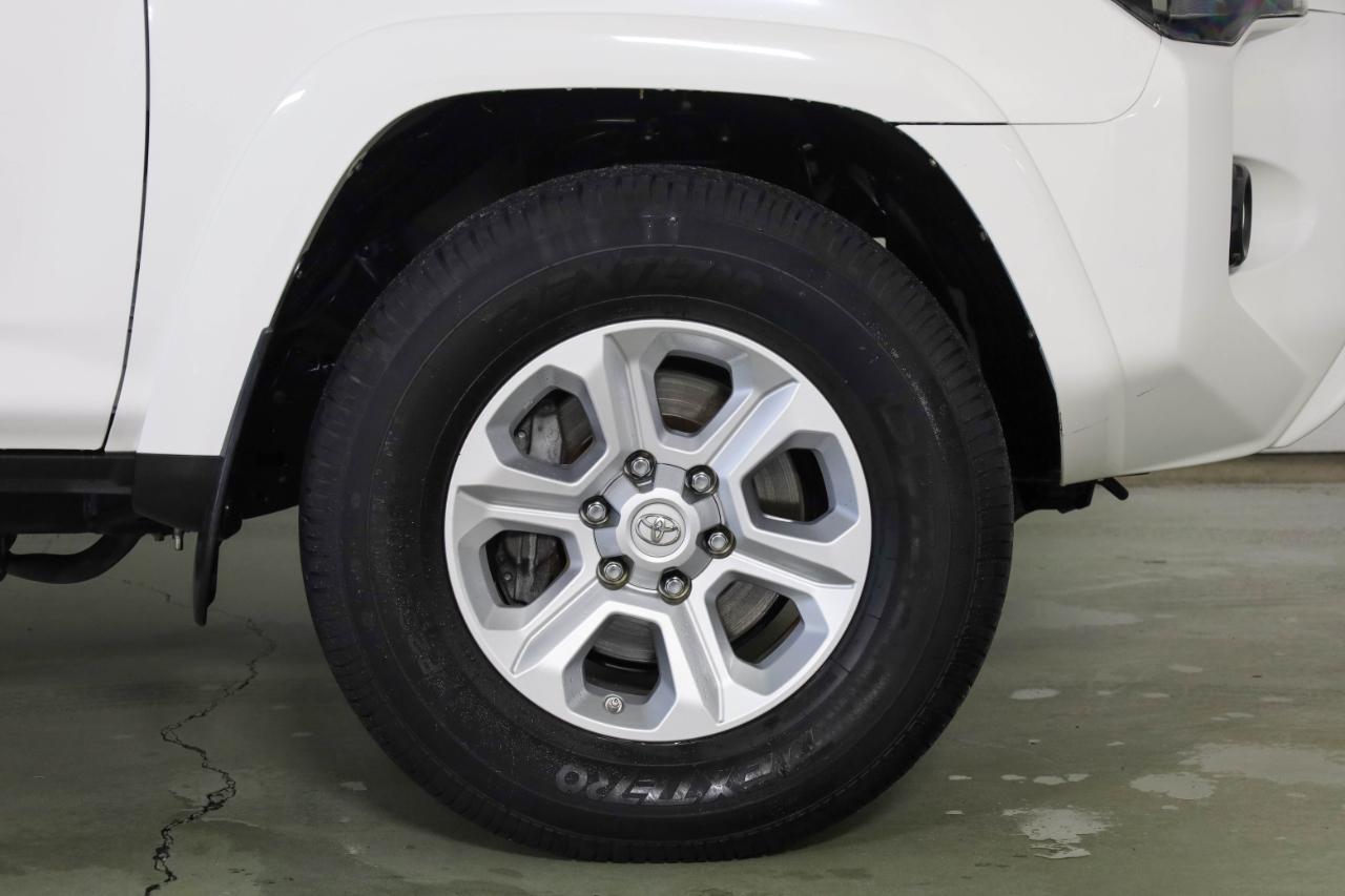 Toyota 4Runner SR5 2WD (Natl) 2017