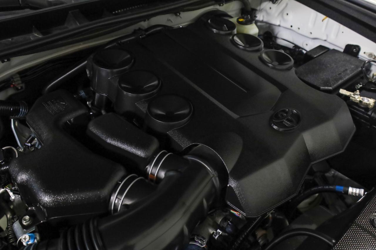 Toyota 4Runner SR5 2WD (Natl) 2017