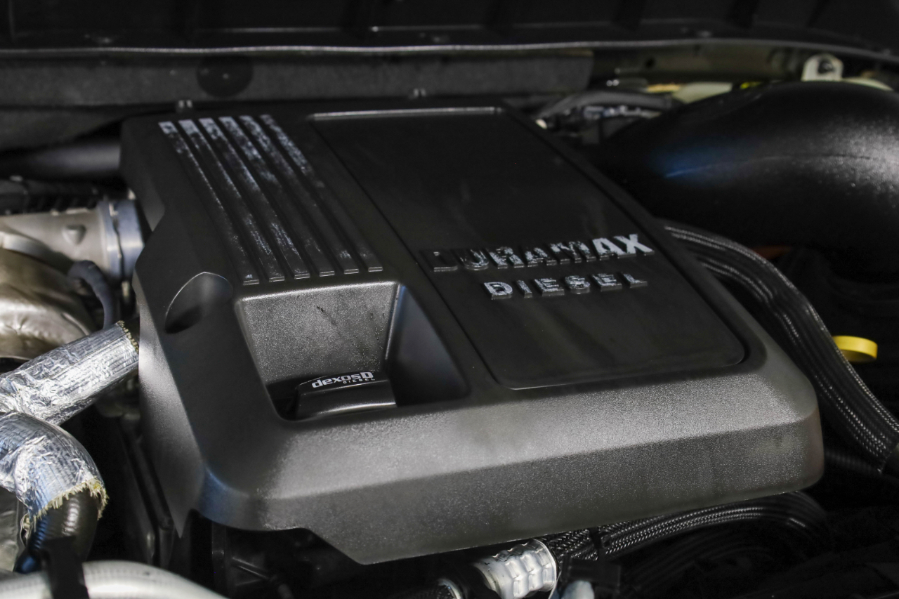 Chevrolet Silverado 1500 4WD Crew Cab 147" RST 2020