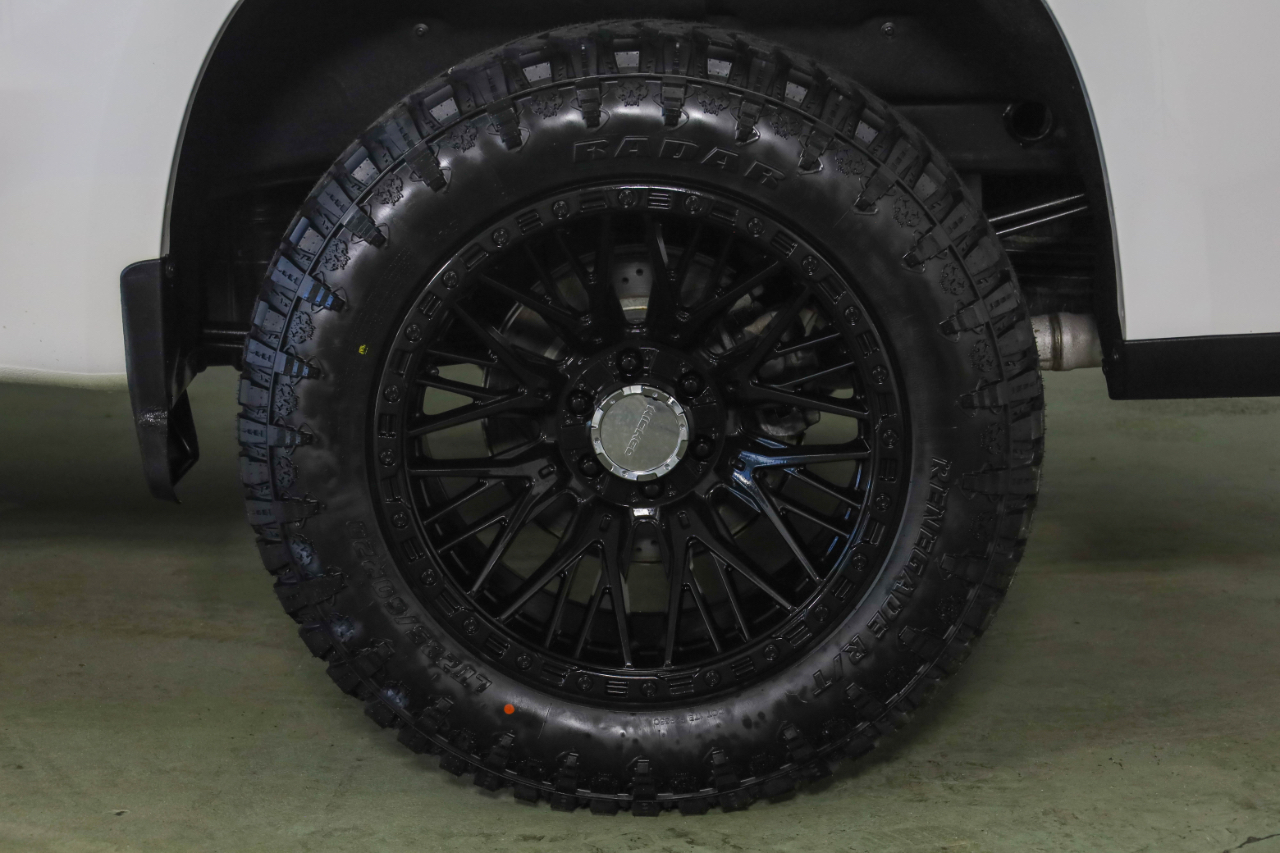 Chevrolet Silverado 1500 4WD Crew Cab 147" RST 2020