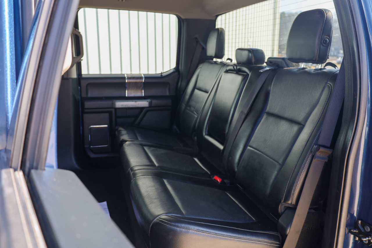 Ford Super Duty F-350 DRW Lariat 4WD Crew Cab 8' Box 2017