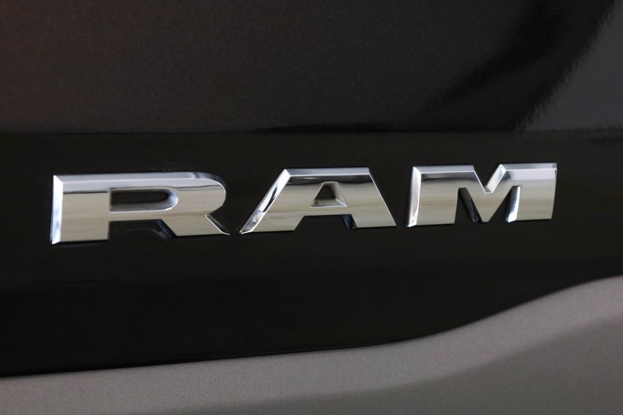 RAM 1500 Laramie 4x2 Crew Cab 5'7" Box 2019