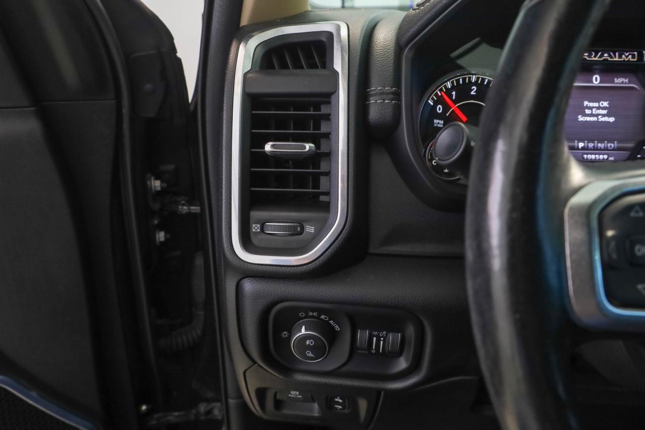 RAM 1500 Laramie 4x2 Crew Cab 5'7" Box 2019