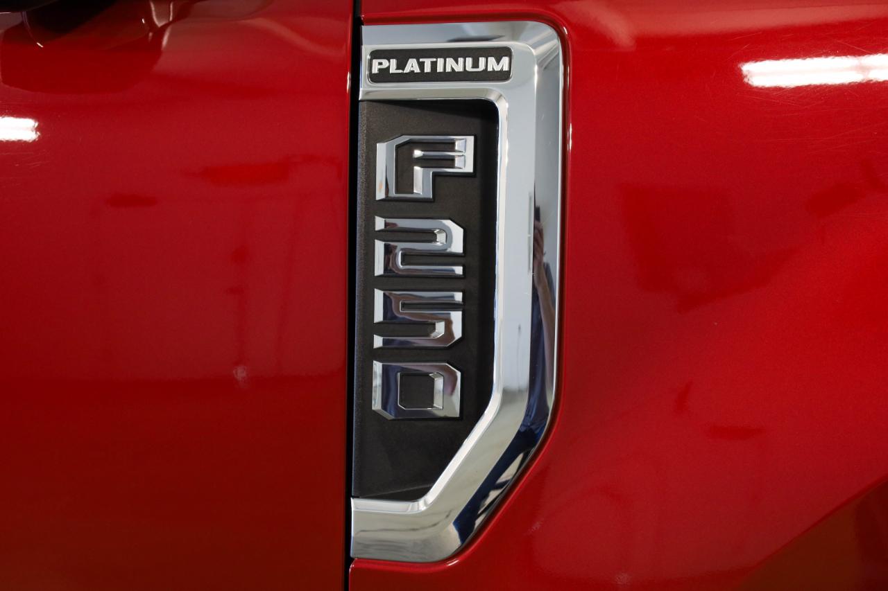 Ford Super Duty F-250 SRW Lariat 4WD Crew Cab 8' Box 2017