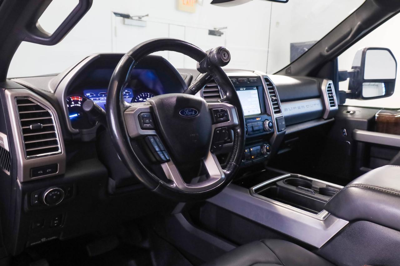 Ford Super Duty F-250 SRW Lariat 4WD Crew Cab 8' Box 2017