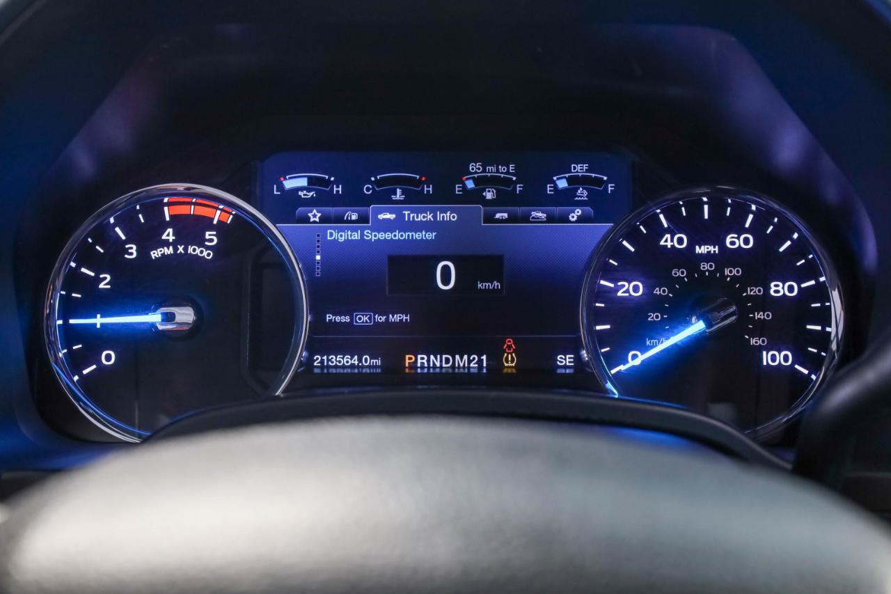 Ford Super Duty F-250 SRW Lariat 4WD Crew Cab 8' Box 2017