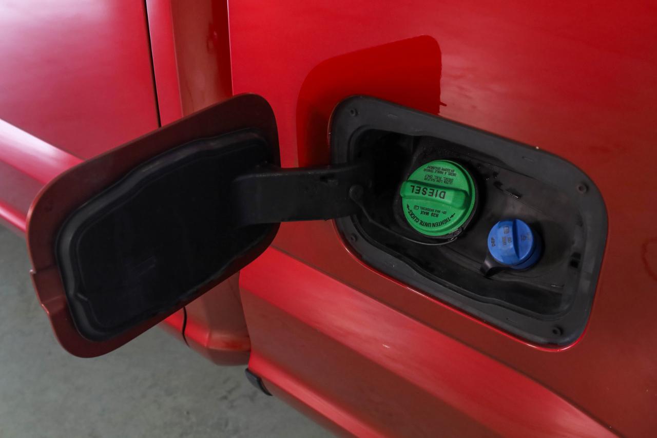 Ford Super Duty F-250 SRW Lariat 4WD Crew Cab 8' Box 2017