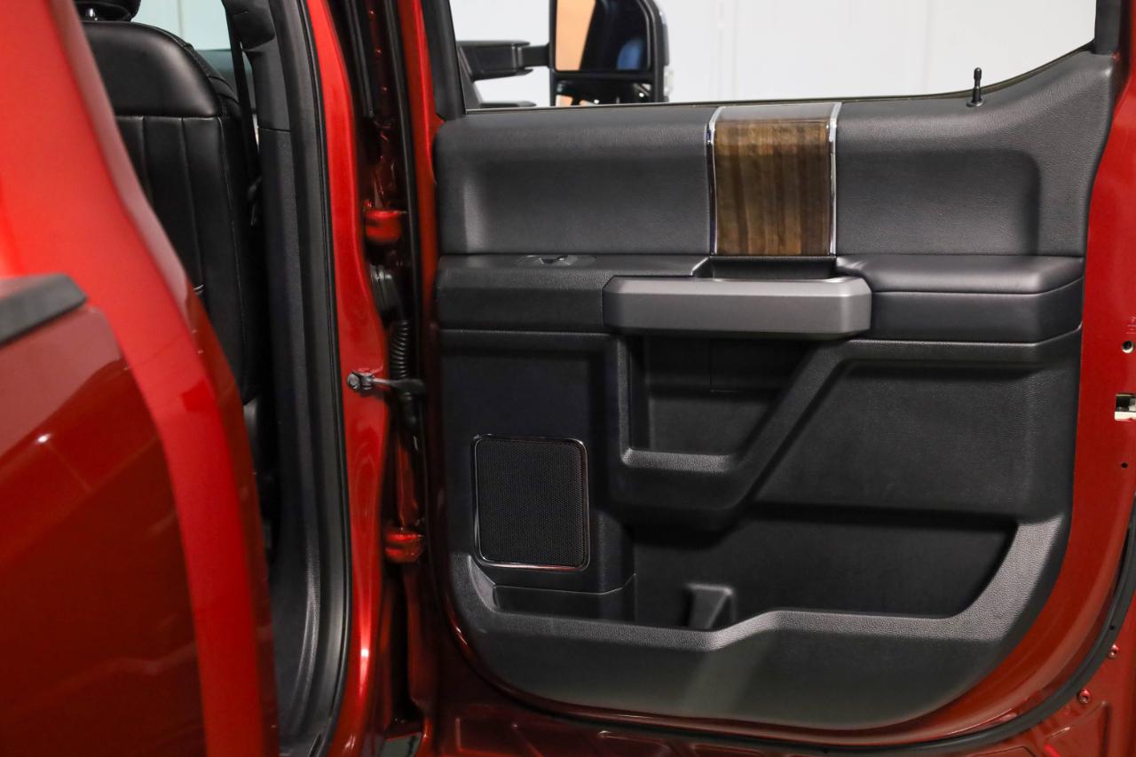 Ford Super Duty F-250 SRW Lariat 4WD Crew Cab 8' Box 2017