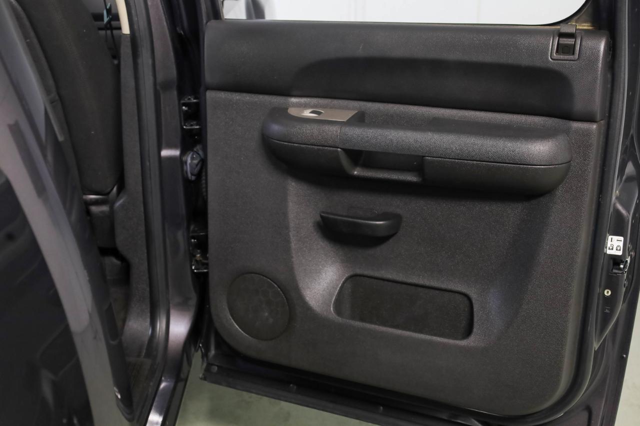 Chevrolet Silverado 1500 4WD Crew Cab 143.5" LS 2010