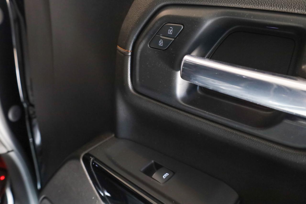 GMC Sierra 1500 4WD Crew Cab 147" AT4 2021