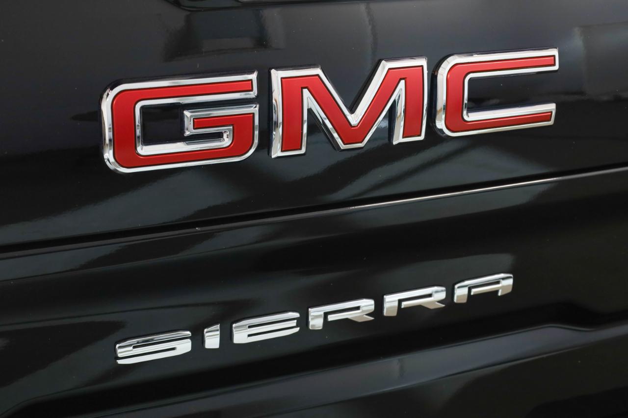 GMC Sierra 1500 4WD Crew Cab 147" AT4 2021