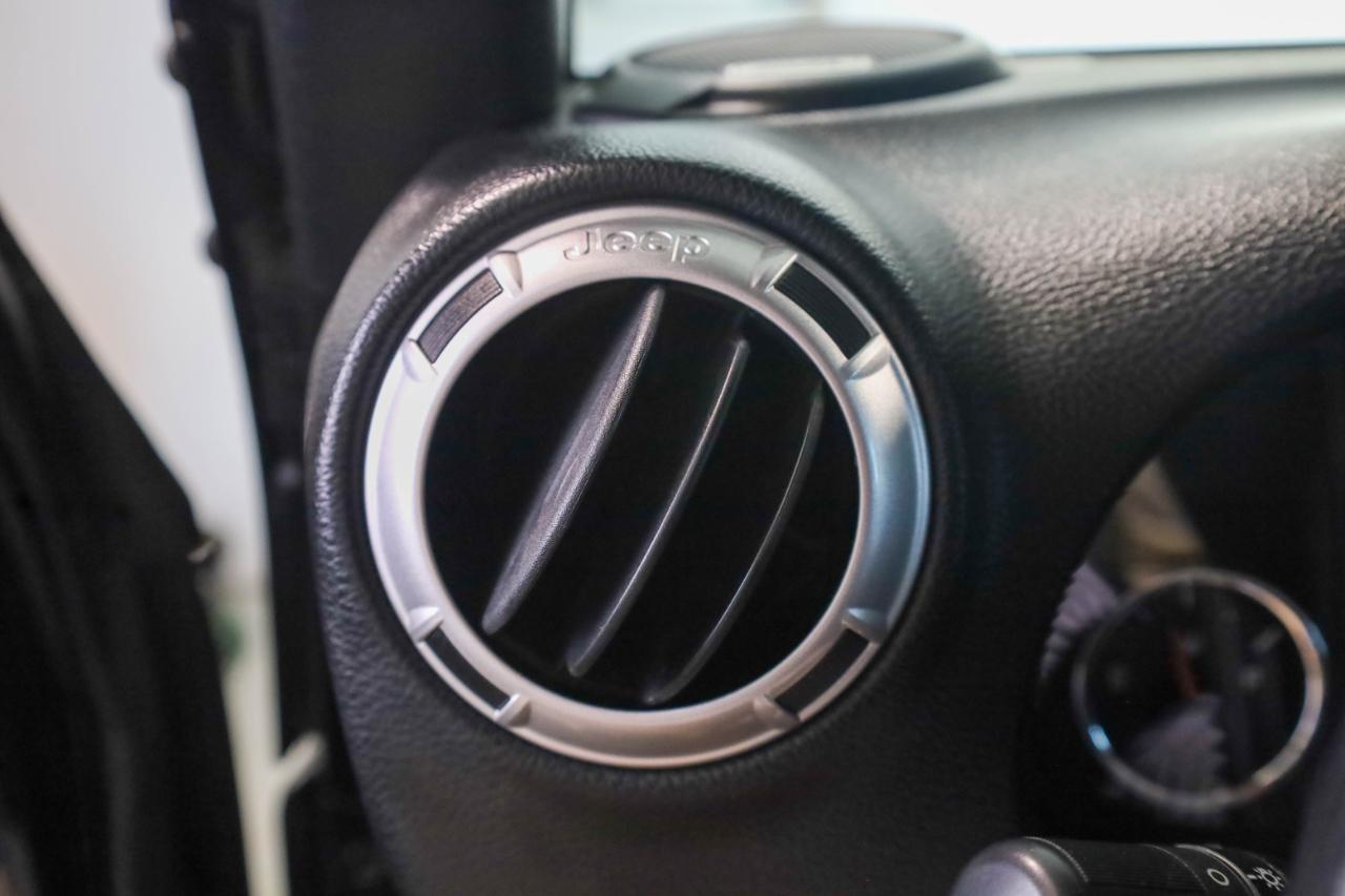 Jeep Wrangler Unlimited 4WD 4dr Rubicon 2015