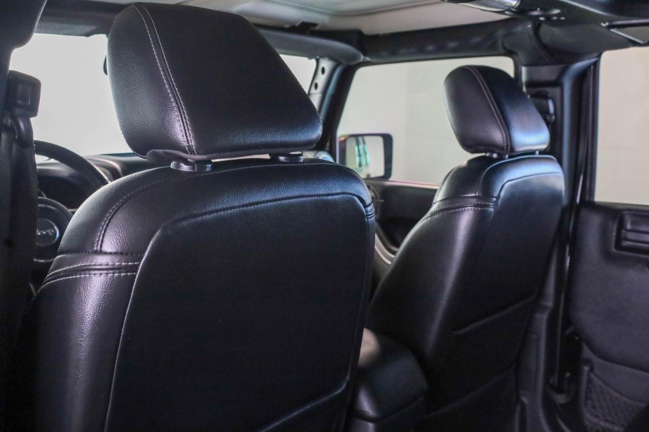 Jeep Wrangler Unlimited 4WD 4dr Rubicon 2015