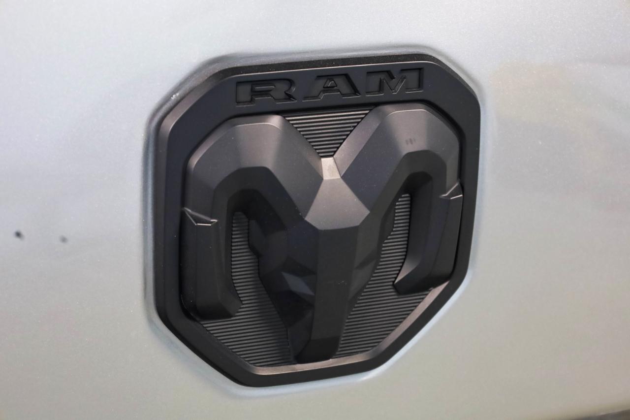 RAM 2500 Limited 4x4 Mega Cab 6'4" Box 2022