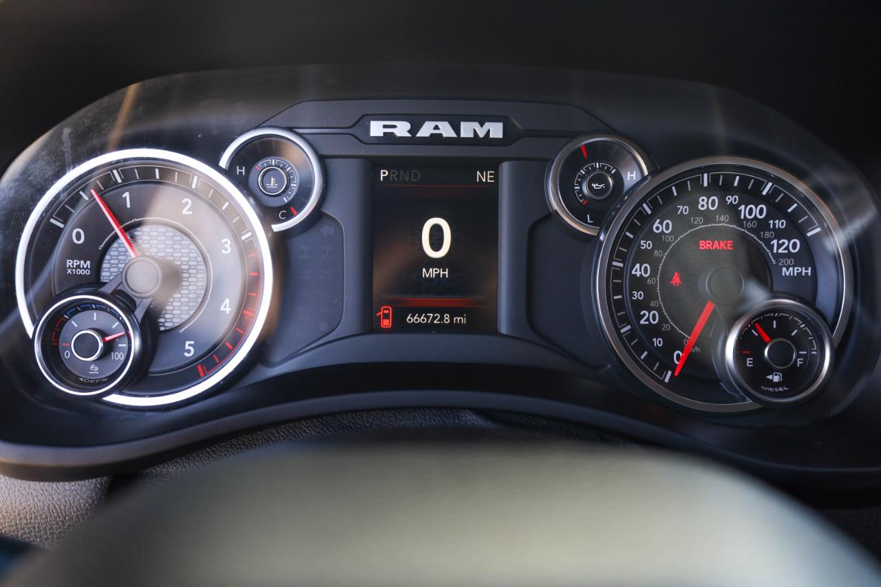 RAM 3500 Tradesman 4x4 Crew Cab 8' Box 2023