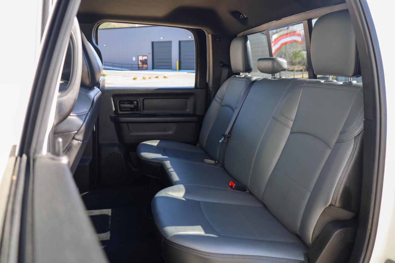 RAM 3500 Tradesman 4x4 Crew Cab 8' Box 2023