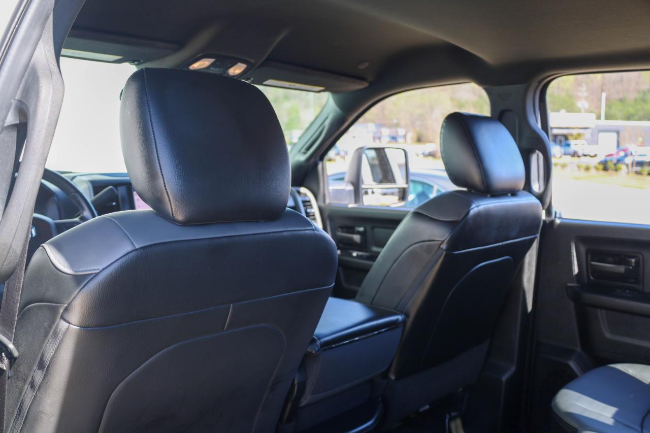 RAM 3500 Tradesman 4x4 Crew Cab 8' Box 2023