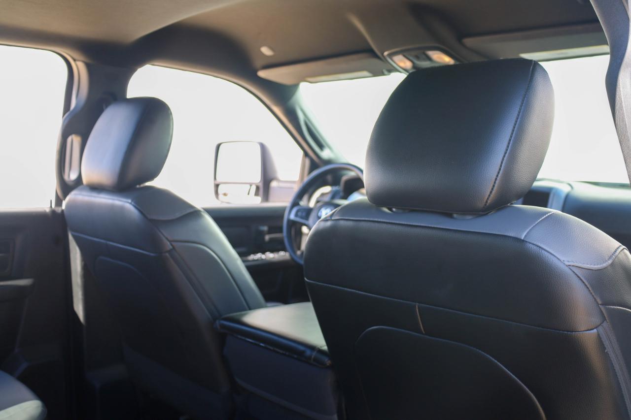 RAM 3500 Tradesman 4x4 Crew Cab 8' Box 2023