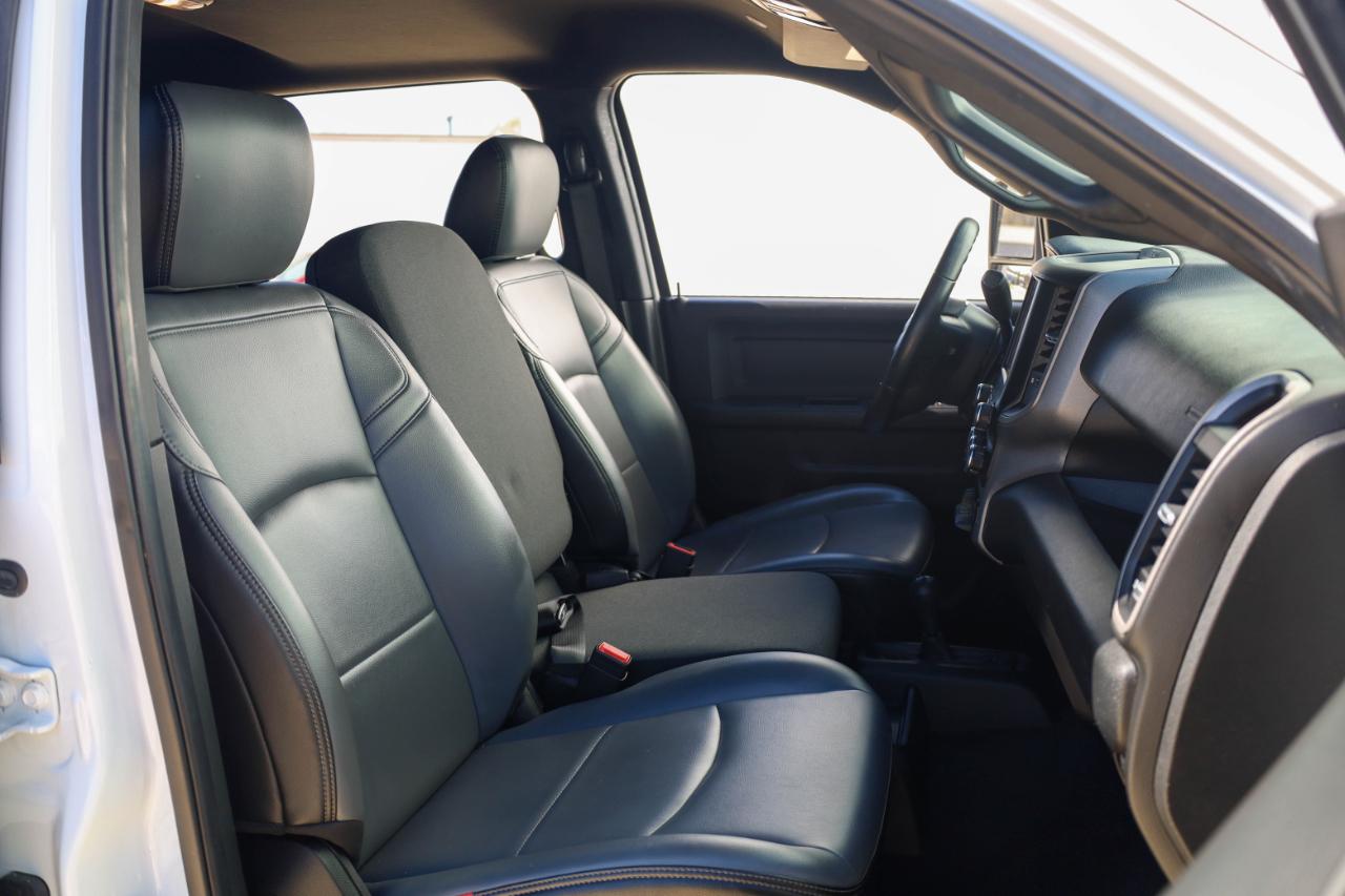 RAM 3500 Tradesman 4x4 Crew Cab 8' Box 2023