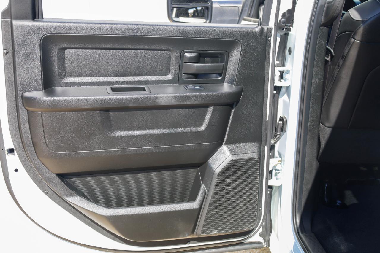 RAM 3500 Tradesman 4x4 Crew Cab 8' Box 2023