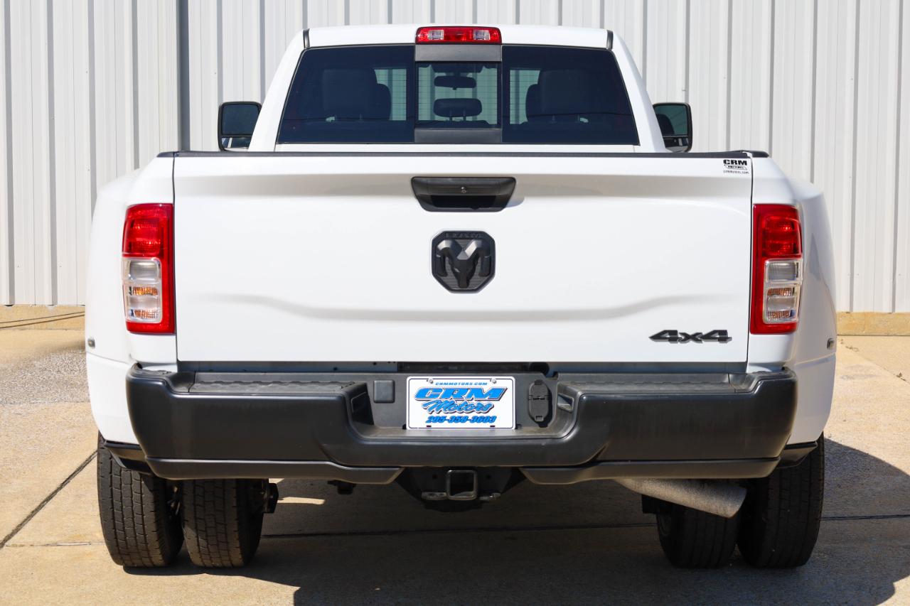 RAM 3500 Tradesman 4x4 Crew Cab 8' Box 2023