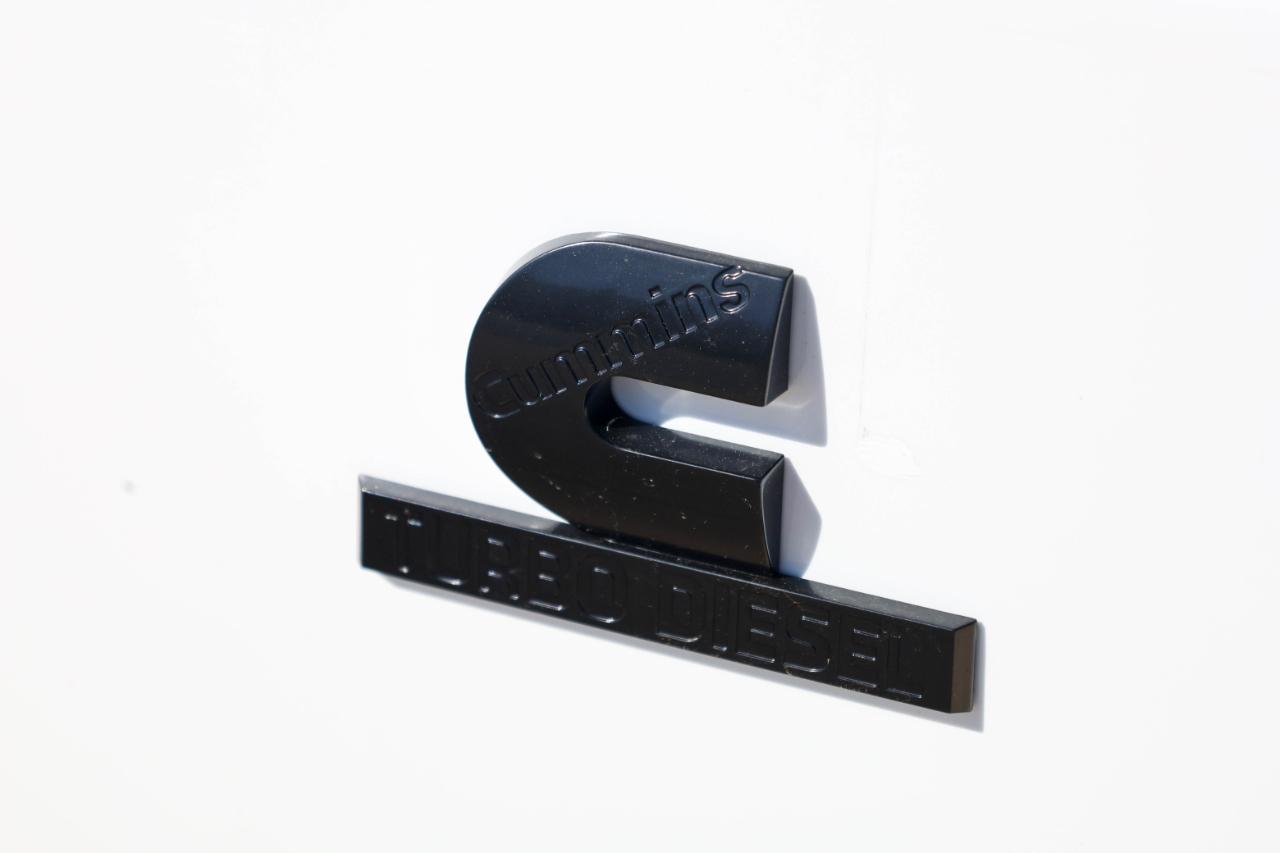 RAM 3500 Tradesman 4x4 Crew Cab 8' Box 2023