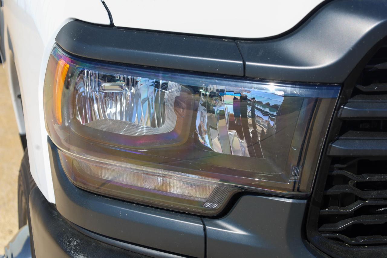 RAM 3500 Tradesman 4x4 Crew Cab 8' Box 2023