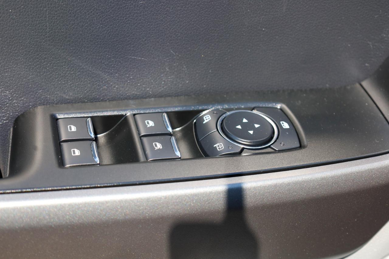 Ford Super Duty F-350 DRW Crew Cab 176" WB XLT 4WD 2025