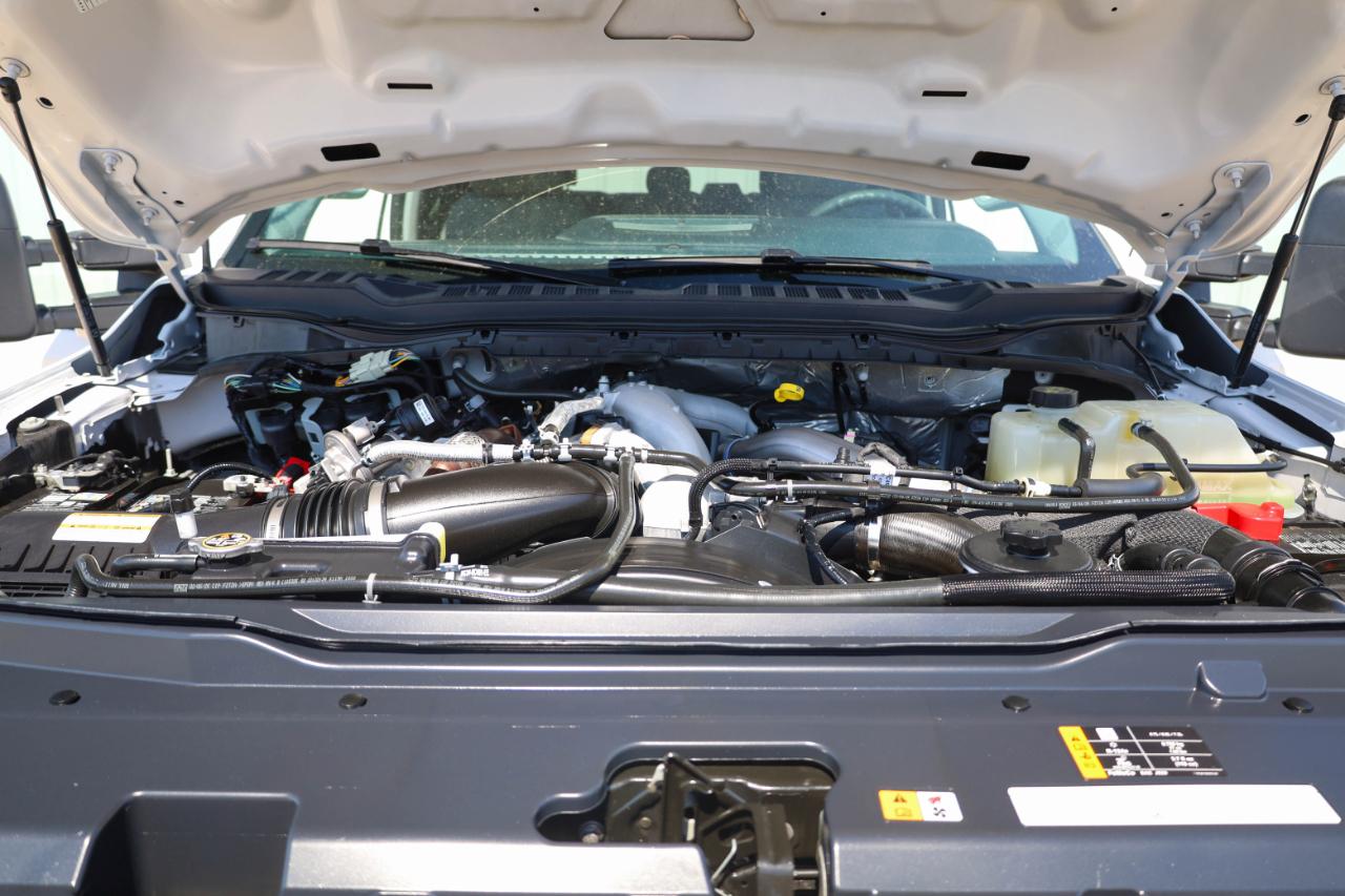 Ford Super Duty F-350 DRW Crew Cab 176" WB XLT 4WD 2025