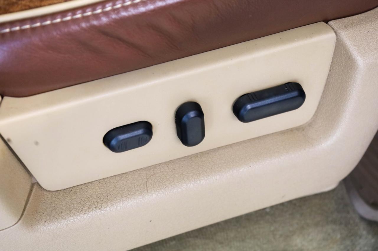 Ford F-150 4WD SuperCrew 145" XL 2012