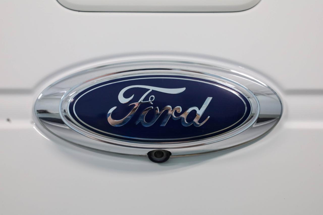 Ford F-150 4WD SuperCrew 145" XL 2012