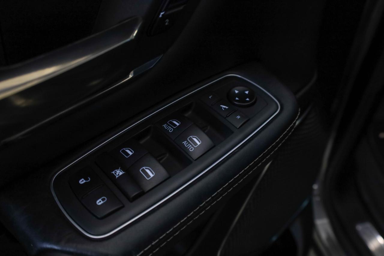 RAM 1500 Limited 4x2 Crew Cab 5'7" Box 2020