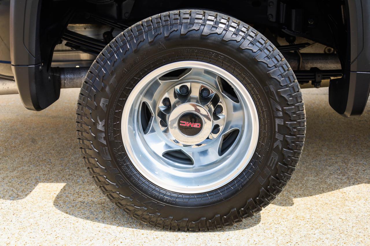 GMC Sierra 3500HD 4WD Crew Cab 172" Denali 2022