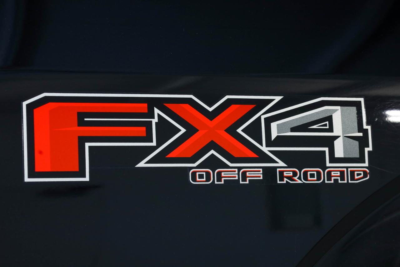 Ford F-150 4WD SuperCrew 145" Lariat 2016