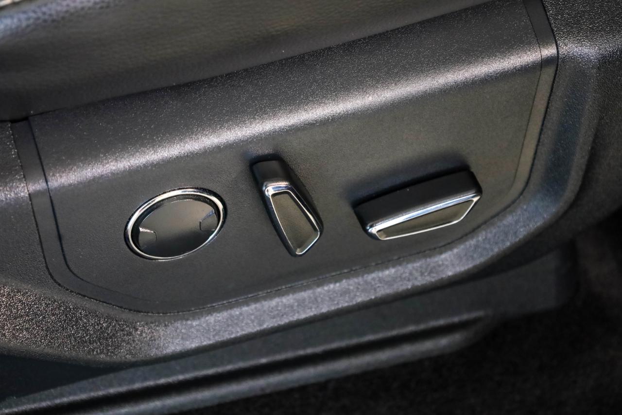 Ford F-150 4WD SuperCrew 145" Lariat 2016