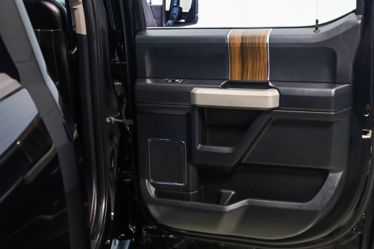 Ford F-150 4WD SuperCrew 145" Lariat 2016