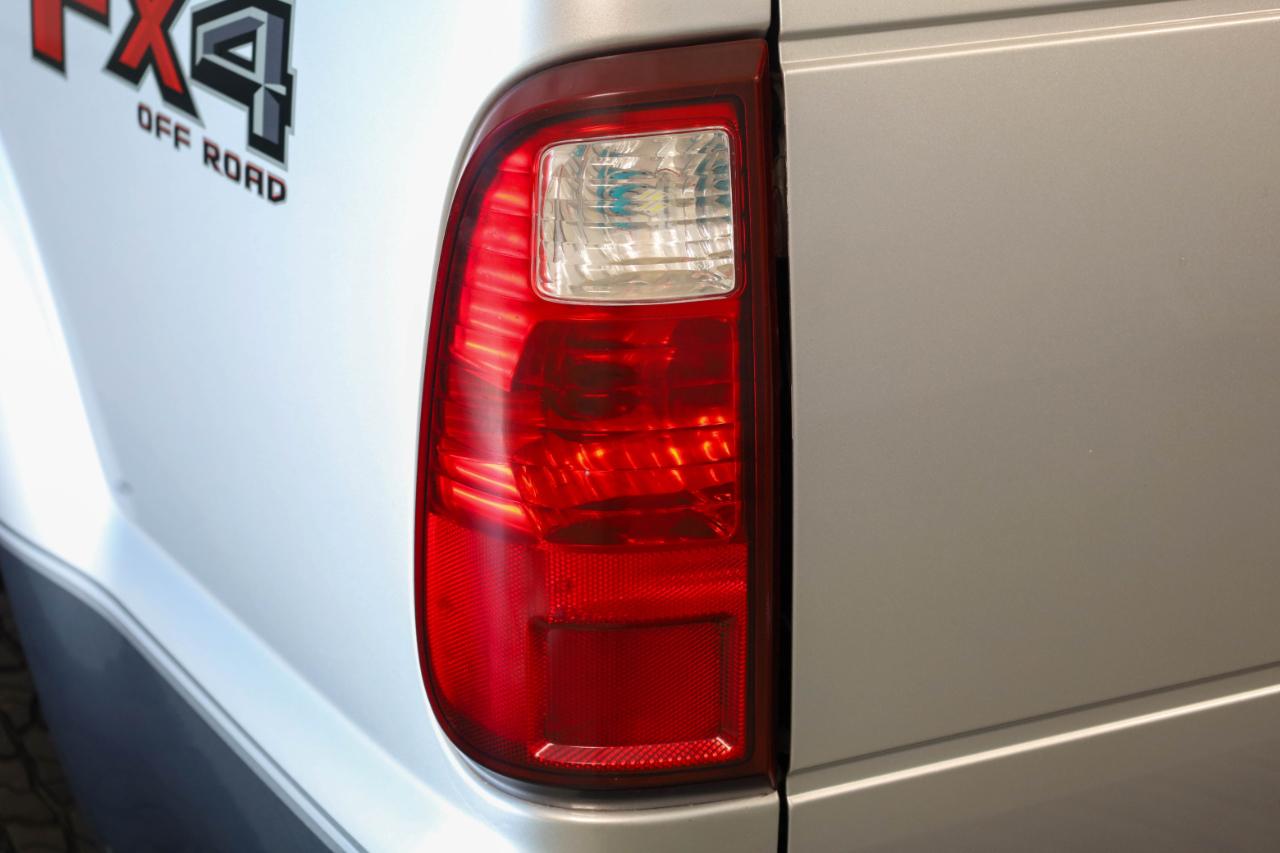 Ford Super Duty F-350 SRW 4WD Crew Cab 172" Lariat 2016