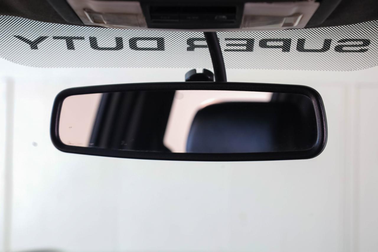 Ford Super Duty F-350 SRW 4WD Crew Cab 172" Lariat 2016