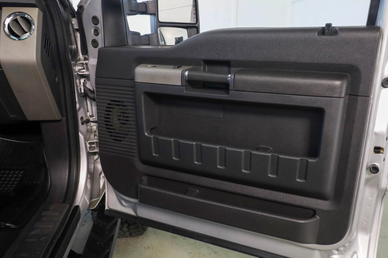 Ford Super Duty F-350 SRW 4WD Crew Cab 172" Lariat 2016